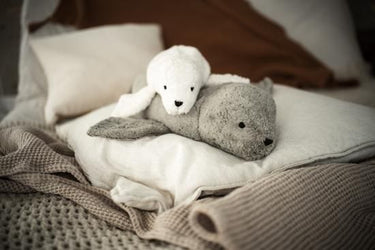 Senger Naturwelt ゼンガーナチュウェルト Cuddly Animal Seal small white アザラシ ホワイト チェリーピロー Sサイズ Y21048