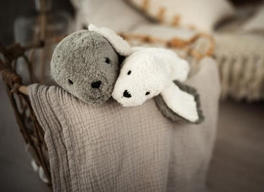 Senger Naturwelt ゼンガーナチュウェルト Cuddly Animal Seal small white アザラシ ホワイト チェリーピロー Sサイズ Y21048