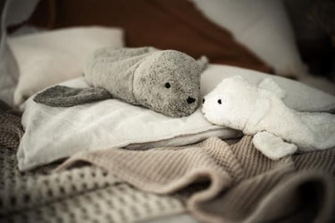 Senger Naturwelt ゼンガーナチュウェルト Cuddly Animal Seal small white アザラシ ホワイト チェリーピロー Sサイズ Y21048