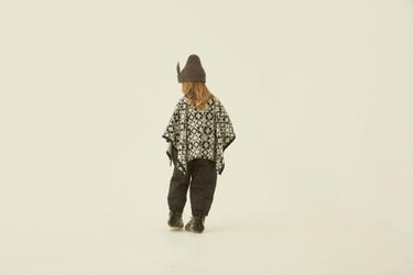 ★50％OFF★2023AW★eLfinFolk エルフィンフォルク Eight Star Jaquard Poncho black elf-232J09