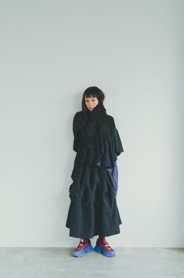 ★30%OFF★2024AW★nunuforme ヌヌフォルム ビックフリルトレーナー Black 40-nf22-874-699