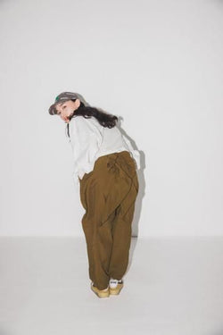 ★8-10月入荷予定ご予約★2025AW★nunuforme ヌヌフォルム バックリボンパンツ Khaki adult 03-nf24-629-015